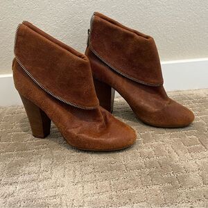 MICHAEL KORS Keeled Ankle Boots Brown Leather - Size 7.5